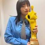 Suzu Hirose Instagram - TAMA映画賞
最優秀女優賞いただきました！
流浪の月、みてくださった皆様、
本当にありがとうございます

更紗として生きれて良かったです
大きな大きな財産です

支えてくださった李組の皆様、感謝です

そして、桃李さん、流星くんもおめでとうございます！