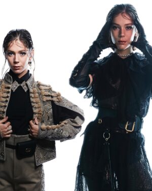 Georgina Amorós Instagram - Muy este emoticono 💃🏻 gracias a @neo2_magazine y la preciosa colección crucero 2023 de @dior ❤️‍🔥
Gracias equipo bello:
Fotografía: @rafagallar 
Realización: @danielagtzgzz 
Entrevista: @angeltaranilla 
Muah: @boscomontesinos 
Video: @borja.respal 
Producción: @mongomeri 
Asistentes fotografía: @pablomingo @cha_baeza @distrito.zero 
Asistentes estilismo: @verooocriado @rufili00 
Gracias @_._ka_._ 🫶🏼✨
Y mi equipo siempre @lou_abad @desireefina  @kuranda_agencia ❤️