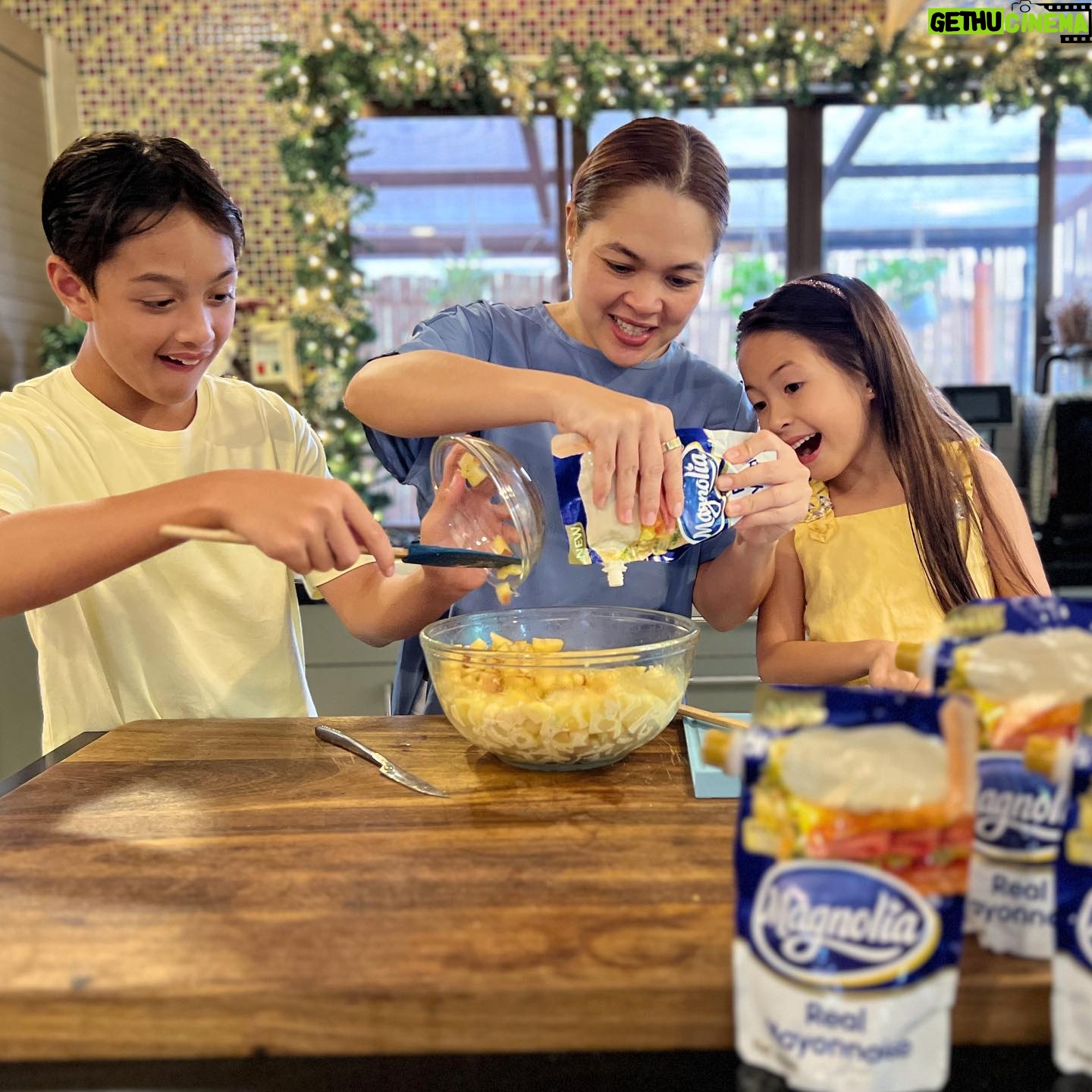 Judy Ann Santos Instagram - December na at excited na kami mag-Christmas! 🥰 Lalo na when we’re bonding while making our favorite dishes with Magnolia Mayo-na may tamang tamis-asim sarap na pasok din sa budget nating mga mommies!
Kaya for me, Lucho and Luna talagang Mmmas Mmmaligaya ang handaan with Magnolia Real Mayonnaise!