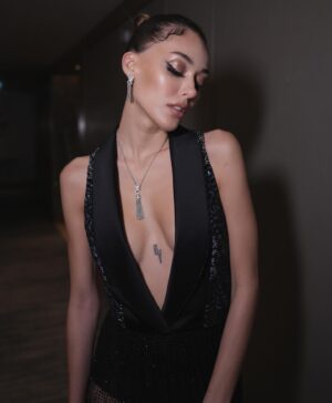Dilan Çiçek Deniz Instagram - Ready for the night w/ @armanibeauty fam ❤️‍🔥