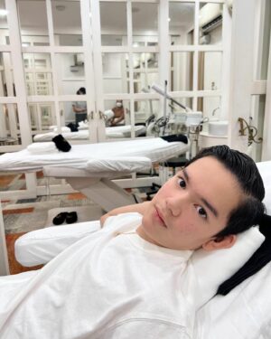 Jennylyn Mercado Instagram - It’s Jazz’s turn at @theaiveeclinic !