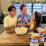 Judy Ann Santos Instagram - December na at excited na kami mag-Christmas! 🥰 Lalo na when we’re bonding while making our favorite dishes with Magnolia Mayo-na may tamang tamis-asim sarap na pasok din sa budget nating mga mommies!

Kaya for me, Lucho and Luna talagang Mmmas Mmmaligaya ang handaan with Magnolia Real Mayonnaise!