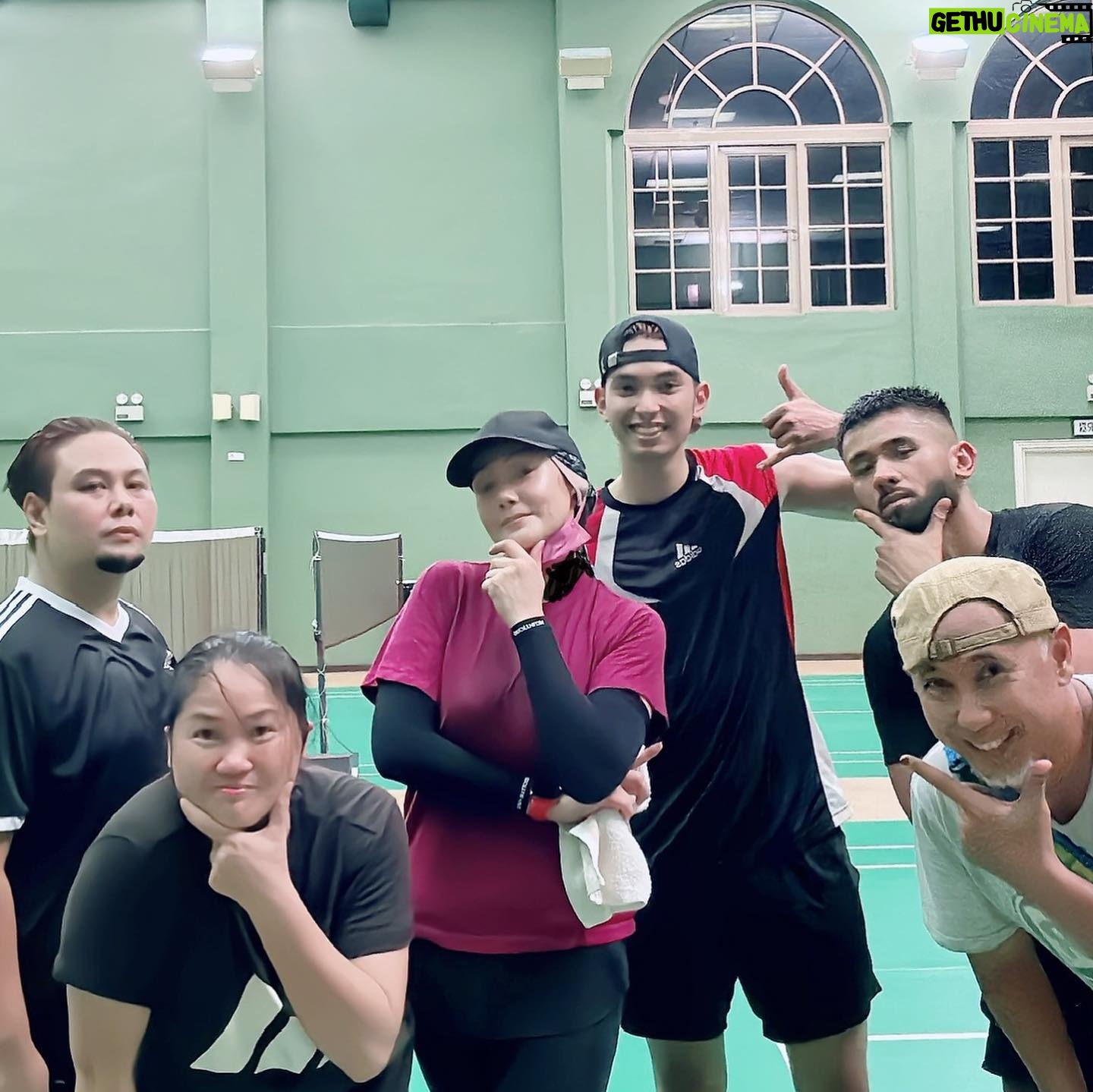 Erra Fazira Instagram - Great session with team abg2 hado.. π
.
@poji_samad
@e.l.a.i.n.e78
@makeupbydeqsha
@azimyusof_
@redzarosli .
.
See uguyz soon ποΈπΈπ€
