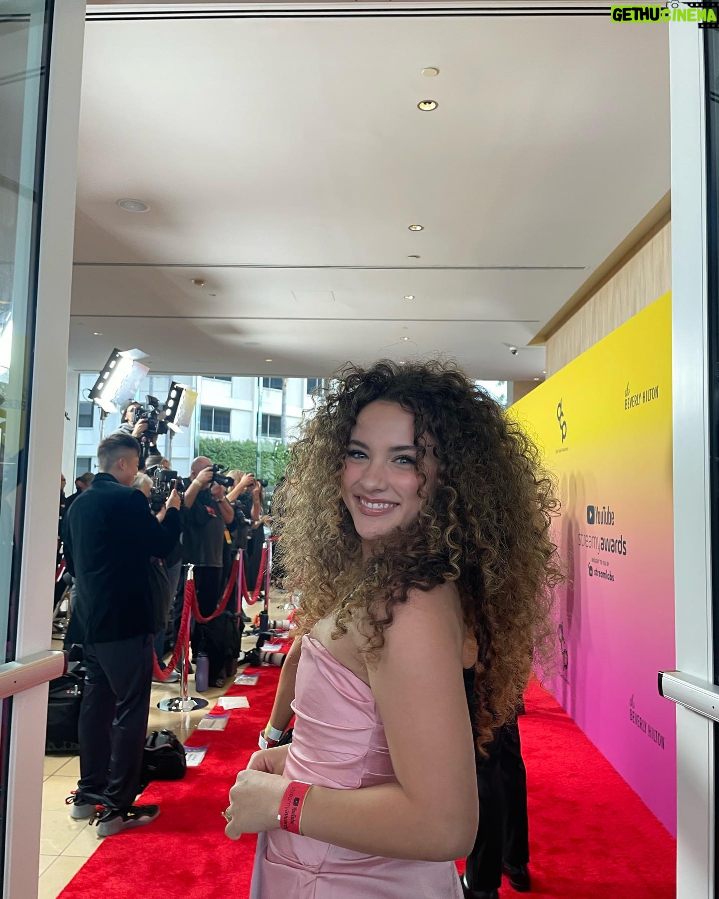Sofie Dossi - 83.6K Likes - What a great night @streamys 💗 #streamys