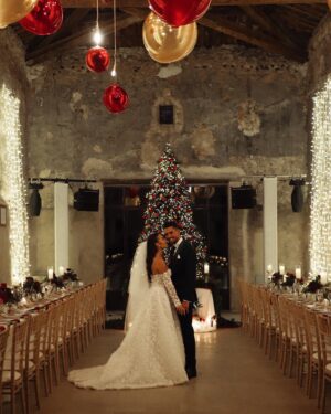 Stéphanie Durant Instagram - 17.12.2022 : OUI 💍 cette fois ci, devant Dieu, devant nos proches & notre fils 🤍 Notre mariage de Noël 🎄❤️