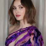 Maude Apatow Instagram – 💜🦄🍇💟🙋‍♀️