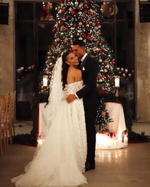 Stéphanie Durant Instagram - 17.12.2022 : OUI 💍 cette fois ci, devant Dieu, devant nos proches & notre fils 🤍 Notre mariage de Noël 🎄❤️
