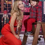 Sherlyn Instagram - Gratitud y mucho amor! 
Feliz navidad familia
📸 @pamelakaim_photography