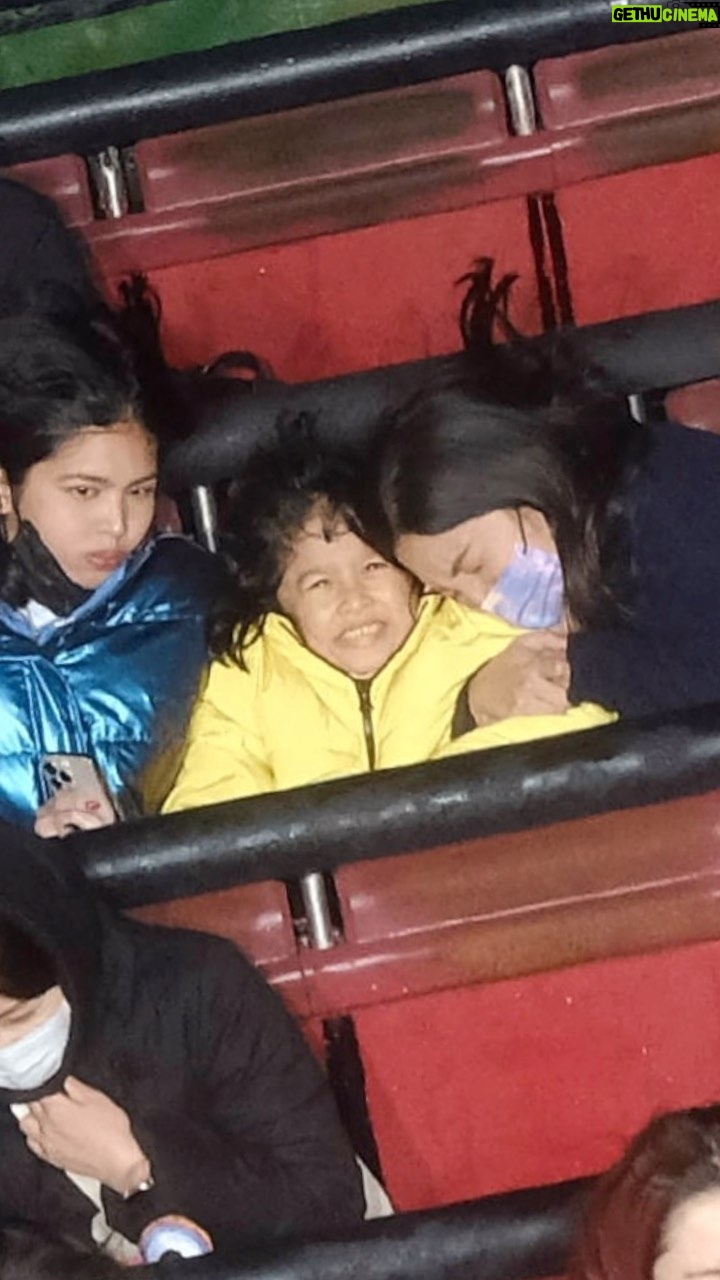 Maine Mendoza Instagram - A not so merry Christmas for Matti. 😂