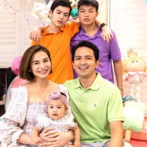 Jennylyn Mercado Instagram - It’s that time of year... Merry Christmas and happy new year!✨
📸 : @bypaulgregory