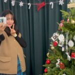 Shin Min-a Instagram - 여러분 행복한 크리스마스 보내세요 

Happy Merry Christmas 🎄🎅☺️😘🫶