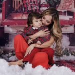 Sherlyn Instagram - Gratitud y mucho amor! 
Feliz navidad familia
📸 @pamelakaim_photography