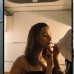 Alina Boz Instagram - 🎶 Bir şarkı var aklımda ..Sözleri kayıp 🎄