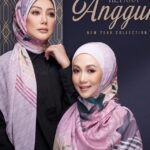 Erra Fazira Instagram - Sempena tahun BARU, semangat BARU, feel BARU, look BARU... @heyrrahq kini tampil dgn koleksi BARU!!! 😍🥰
.
Apa lagi  yg BARU?? 
💖 Material BARU ~ menggunakan Chiffon Georgett
💖 Size 45"
💖 Warna lebih BOLD dan VIBRANT
💖 Kotak BARU 
.

Macamana nak dapatkan? 
uolz bole dapatkan di SHOPPEE~ Erra Fazira Official Shop.. 

ATAU 

Whatsapp 
0193554500
0133301240