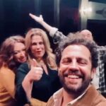 Vanessa Incontrada Instagram - Bologna ci siamooo!! 😉💪😃
Da Giovedì 29 Dicembre a Domenica 1 Gennaio ci vediamo a Bologna al Teatro Duse @teatroduse con “Scusa sono in riunione” 🎭😉

Le altre date della tournée le trovate nel link in bio ⬆️
Vi aspettiamo! Besitos 😙🦋

“SCUSA SONO IN RIUNIONE”
di Gabriele Pignotta @gabrielepignotta_official 
Con Vanessa Incontrada e Gabriele Pignotta
e con 
Fabio Avaro @fabio_avaro 
Siddhartha Prestinari @prestinarisiddhartha 
Nick Nicolosi
@nic_nicolosi 

@a.artistiassociati 
#scusasonoinriunione #teatro #bologna #teatroduse #artistiassociati