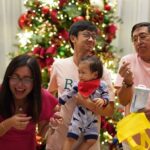 Maine Mendoza Instagram - Going into 2023 with the biggest smiles and brightest cheer. Happy New Year from the Mendozas! ✨