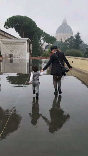 Sherlyn Instagram - Por un año de brincar más charcos, pelo despeinado,besos pegajosos de paleta, pies descalzos, dormir con tu pie en mi cara, abrazos a todas horas, palabras nuevas, amor amor amor y más amor y seguir toda la vida tomando tu mano @andrenuestrobebe