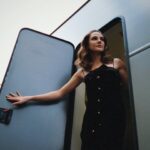Alina Boz Instagram - 🎶 Bir şarkı var aklımda ..Sözleri kayıp 🎄
