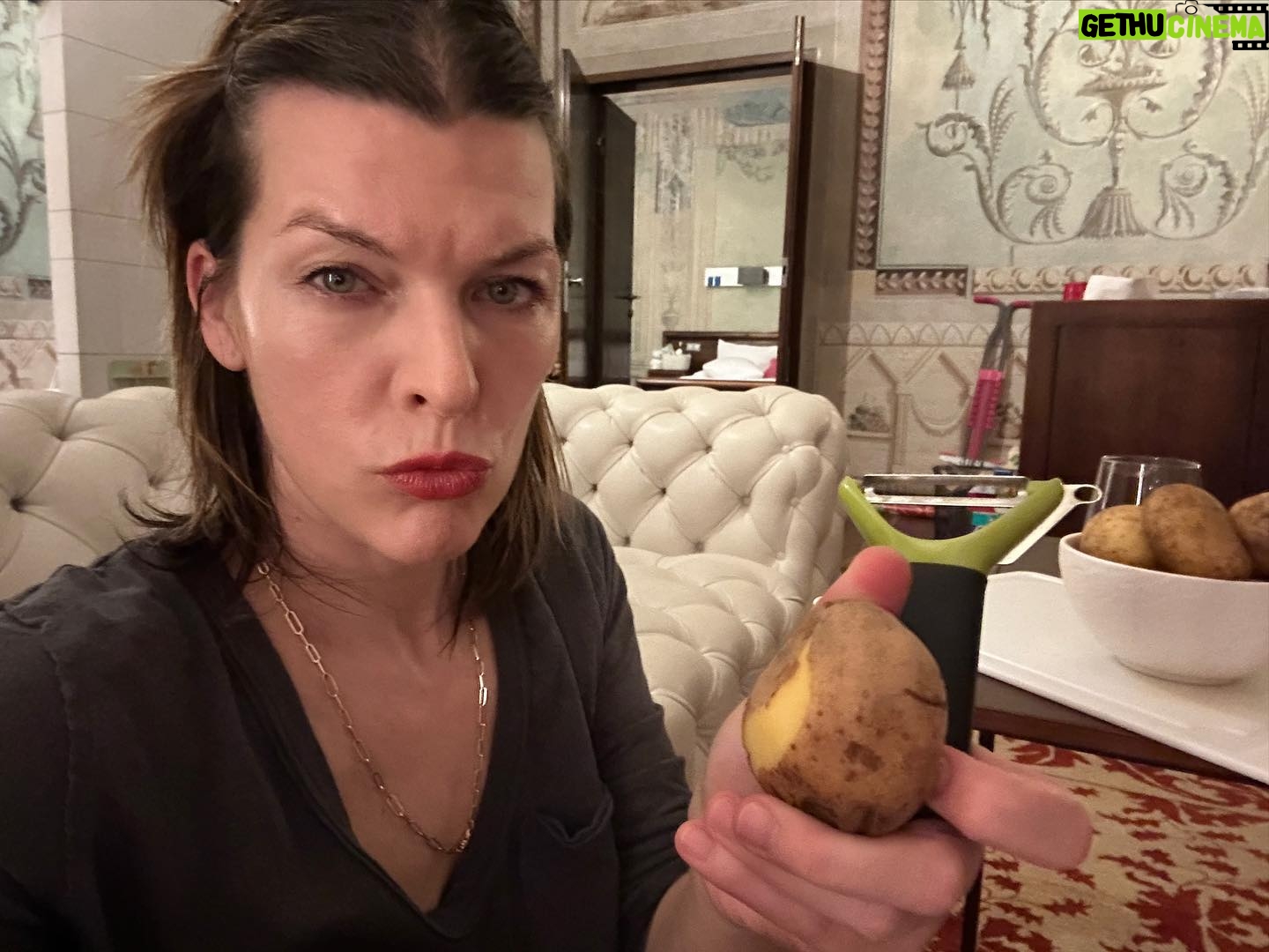 Milla Jovovich Instagram - Happy New Year from the Andersons! This post goes back in time of our epic New Year’s Day. It starts with a hard won family photo where almost everyone is in focus. Before that I made dinner in our hotel using a one burner hot plate (half the food was pretty lukewarm but still delicious). I made my mom’s famous fried potatoes which is always a hit with the kids, but also some gorgeous asparagus and trumpet mushrooms fresh from the farmers market here in Krakow. I even have my super Eastern European wire rack where I keep the veggies☺️. And of course this morning started with an epic New Years trip to the laundromat which though not very glamorous, was extremely necessary😂. I’m sending so much love to everyone and I hope this New Year brings us all health, love and patience for ourselves and others. Ok, it’s time to put the baby down. Have an amazing night everyone!🍾🎆🎊🎉🎈xo m❤️