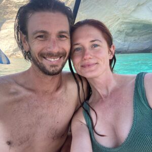 Bonnie Wright Instagram - 2022 the most eventful year of my life 🥹✨ exploding with gratitude and love!