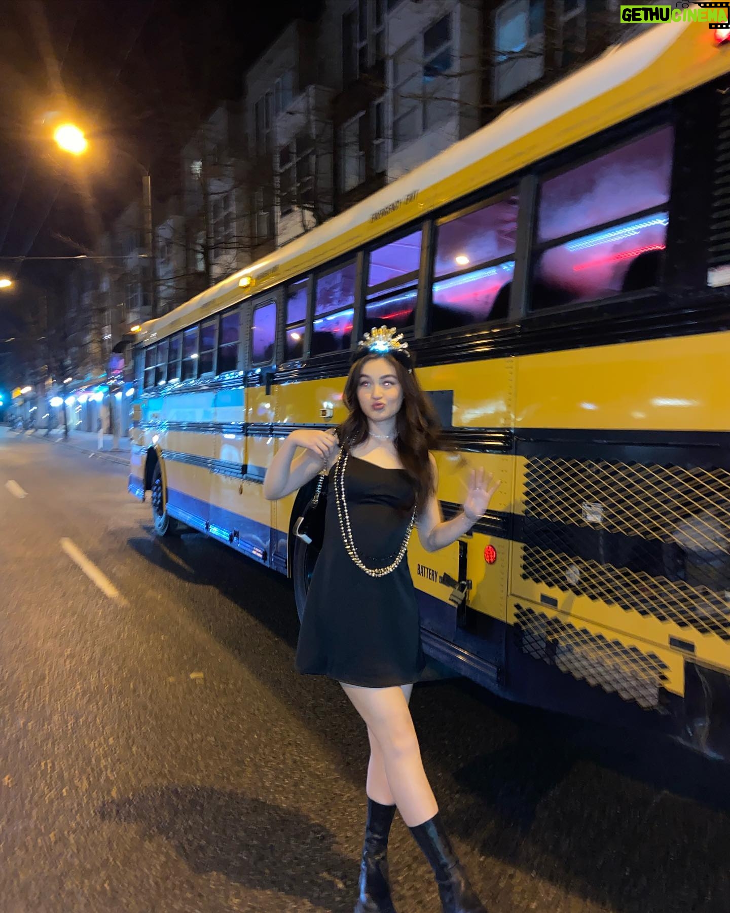 Anna Cathcart Instagram - looks like 2023 is already bussin🚌
