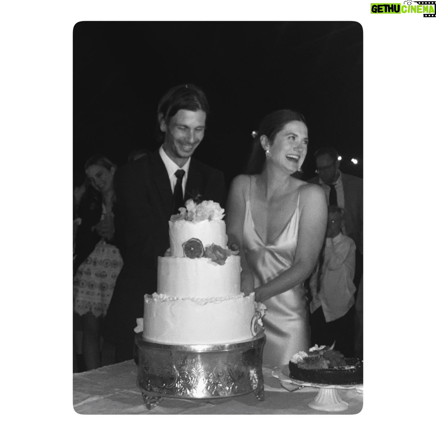 Bonnie Wright - 273K Likes - 2022 the most eventful year of my life 🥹✨ exploding with gratitude and love!