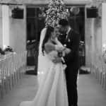 Stéphanie Durant Instagram - Une bonne année 2023 de notre part 💛 avec un peu de retard 🫶🏼

Nous avons fini l’année par notre mariage de Noël 🎄 Alors un petit album photos de ce jour ✨🫶🏼 après ça sera plus dans le thème 😭