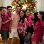 Maine Mendoza Instagram - Going into 2023 with the biggest smiles and brightest cheer. Happy New Year from the Mendozas! ✨