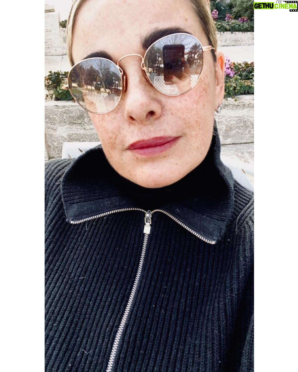 Vanessa Incontrada Instagram - Vaneselfie 😂
Besitos 😚🦋