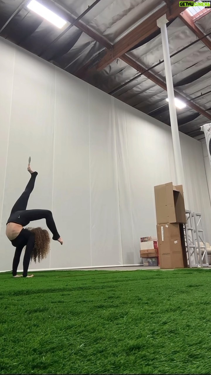 Sofie Dossi - 107K Likes - Throwing knives with my feet today 🥰🔪