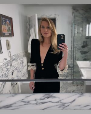 Jessica Capshaw Instagram - Last night. 🖤
