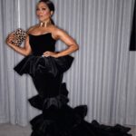 Angela Bassett Instagram - CRITICS CHOICE AWARDS 🖤 

Stylist: @jlynnstyle18 @thewallgroup 
Hair: @hairjunkierandy 
Makeup/📸: @dandremichael 
Dress: @csiriano 
Shoes: @louboutinworld 
Jewels: @messikajewelry 
Clutch: @judithleiberny 
Trainer: @getfitbyrob 

#WakandaForever