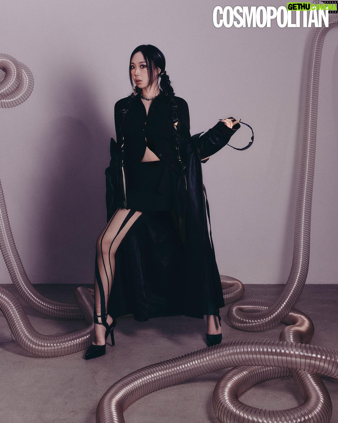 Lee Young-ji Instagram - @cosmopolitankorea 2월호 커버 🫶
