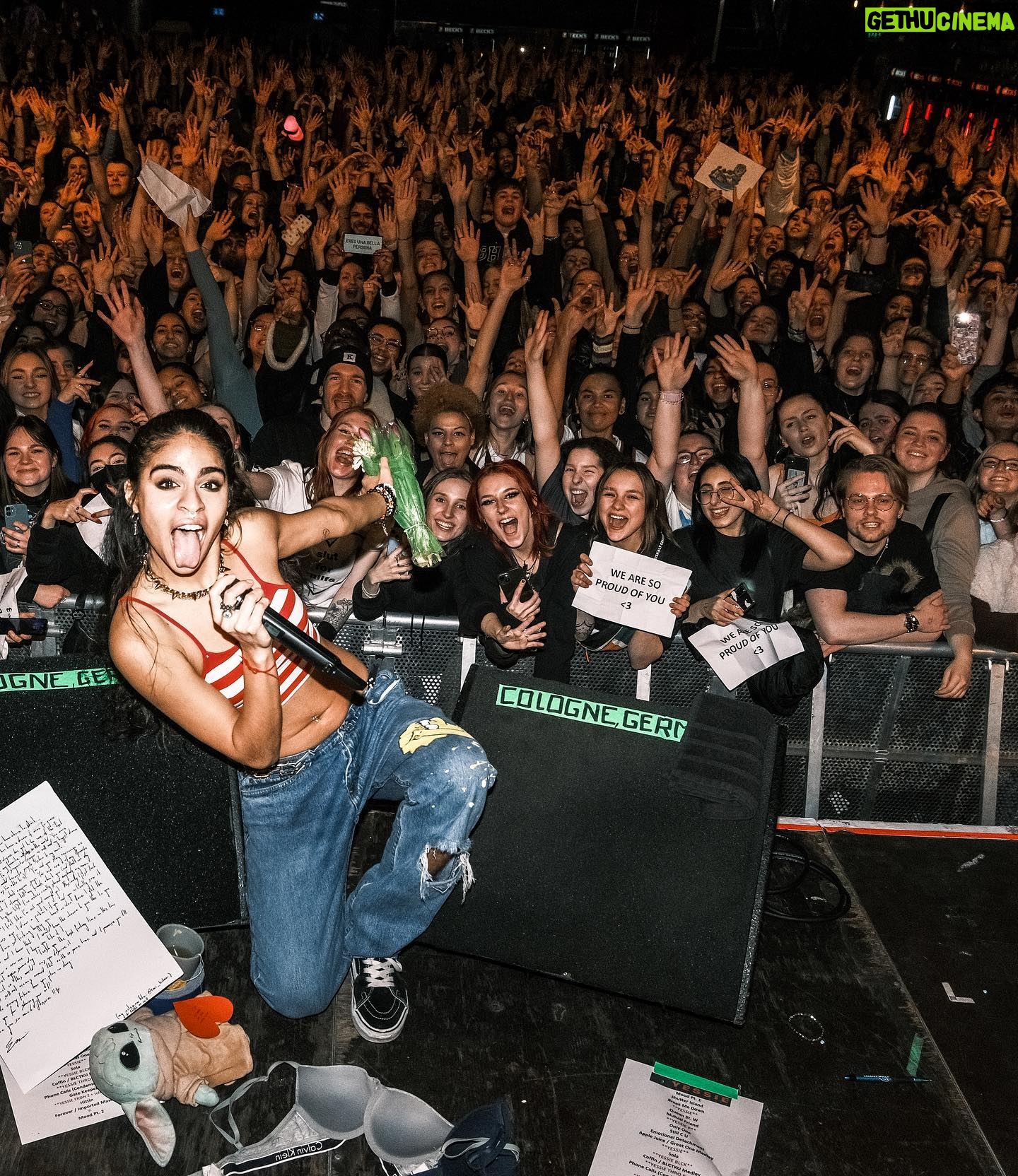 Jessie Reyez Instagram - Overwhelmed and under Gods grace
It’s a rare moment when I can’t find the words
Just thank u
🖤