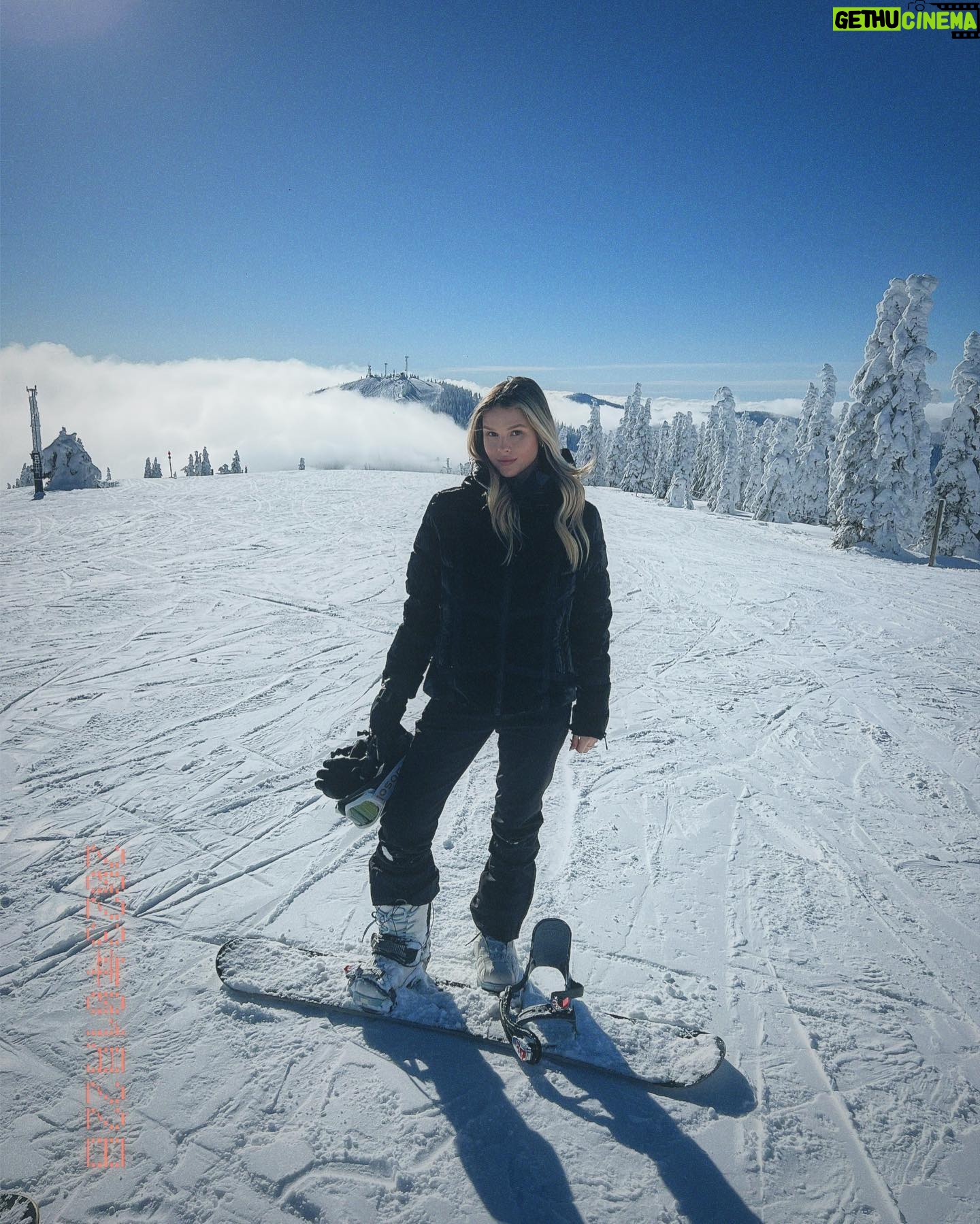 Kinsey Wolanski Instagram - The most amazing snow trip! Now off to Puerto Rico ❤️ @schweitzer_mountain