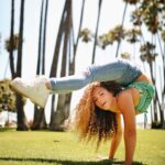 Sofie Dossi Instagram - happy in the sun☀️
.
.
.📸 @teddiehartphotography