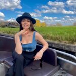 Cemre Baysel Instagram - Giethoorn 🪄

(📷 @serhatsenn 🌹)