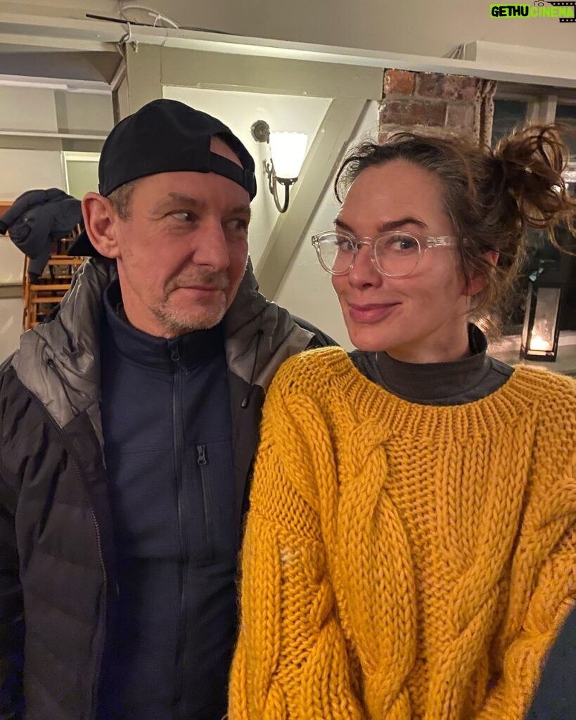 Lena Headey Instagram - 7 hundred and 65 years later. Reunited … Ian Hart .. You haven’t changed a bit .. ❤️