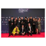 Claudia Salas Instagram - Gracias @premiosferoz por el reconocimiento. 

Gracias a TODO el equipo de @larutaserie (el premio sois vosotros).

A mi familia @kuranda_agencia por ya sabéis cuánto.

A @caballofilms y esto no es un agradecimiento, es una realidad; sois unos “distintos” que habéis creado una tribu maravillosa de formas nuevas para contar historias. Ahora sí, gracias por enseñarme vuestro lenguaje.

A @atresplayer por lanzarse al vacío con nosotros.

A la familia que elegí (y tuve la suerte de ser elegida de vuelta). Gracias por salvarme.

A la que me tocó de mano (tremenda suerte de reparto).

A mi mejor amigo, mi compañero, mi hogar sigues siendo tú. A mi padre.

A mi madre, @mariajesussalasballesteros por hacer honor a la palabra “libre” y darme su bandera.

Al amor de mi vida, mi compañera de juegos, mi silencio más cómodo. A ti @carolinacalvo_ todo lo que hago encima de un escenario o delante de una cámara es para que te sientas algún día la mitad de orgullosa de lo que lo estoy yo de ti.

Por supuesto a toda la gente que considera y apoya la cultura. Al cine y al amor infinito con el que nos llena el alma.

Pd: hace años veía esta gala desde el sofá de casa, ahora hay una estatuilla en el mueble donde sigue estando la misma tele.

@josejuan35 
@carolinaherrera 
@lodishoes 

@cristina_salas_ haces magia con pinceles y peines. Eres lo mejor que me ha pasado en la profesión.

@yslbeauty #yslbeauty #makeuplook 

Foto: @andresgarlujan qué descubrimiento. Gracias.