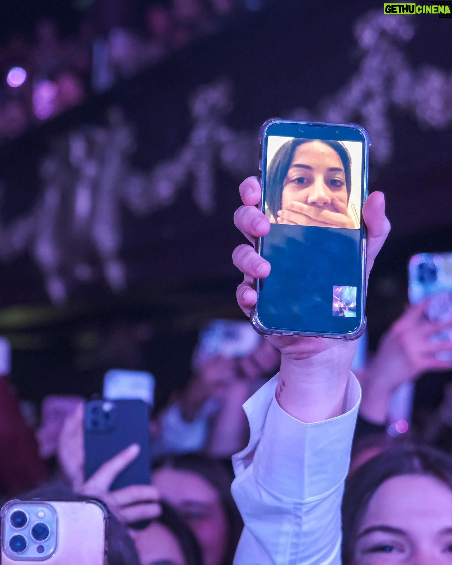 Jessie Reyez Instagram - To feel at home
away from home
is a gift that y’all have given me
anytime I see someone I’ve never met
in a place I’ve never been
sing my life back to me
as if it was their own
Love
in those moments
I am reminded
that I am an illusion
and the only thing real
is the is-ness
And the only thing real
is the spirit that looks at me through your eyes
and the spirit that looks at you through mine
🖤
@pharrisdesigns 📸