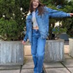 Lola Tung Instagram - Head to toe in the latest @americaneagle 💙 #AEpartner #AEjeans