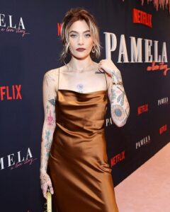 Paris Jackson Instagram - @netflix 
dress @ser.o.ya @fwrd
shoes @stuartweitzman
jewelry @jacquieaiche @dior @bulgari @cartier
jacket @laurenceandchico
bag @dior
styling @daniandemmastyle 
@brandonthomaslee 
makeup @paulyblanch 
@ninezeroone @nikkilee901 @riawna