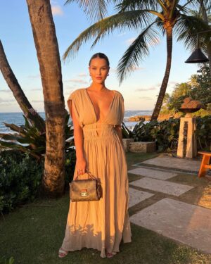 Kinsey Wolanski Instagram - This island has my heart ❤️