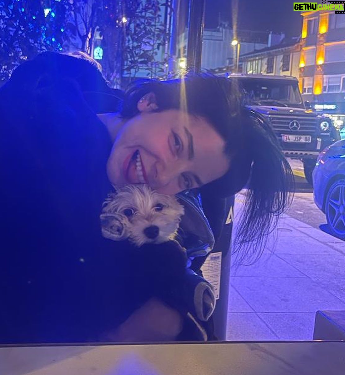 Merve Boluğur Instagram - Cambazla ben gerçek aşkı bulduk