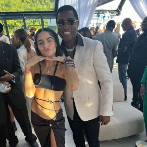 Jessie Reyez Instagram - A great day 🖤

👗@steph__major