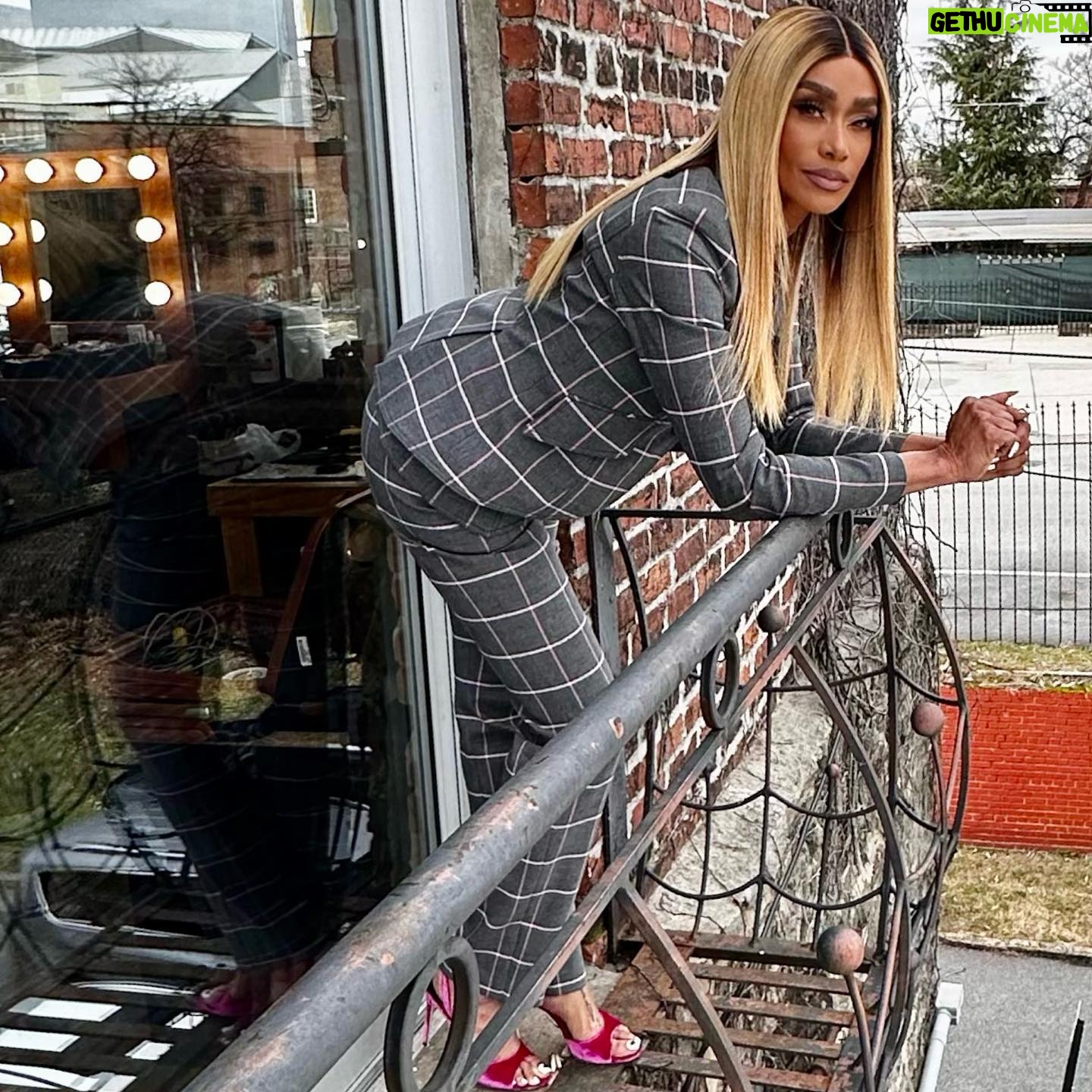Tami Roman - 4.9K Likes - Use every gift God gave you 💛
1 Peter 4:10