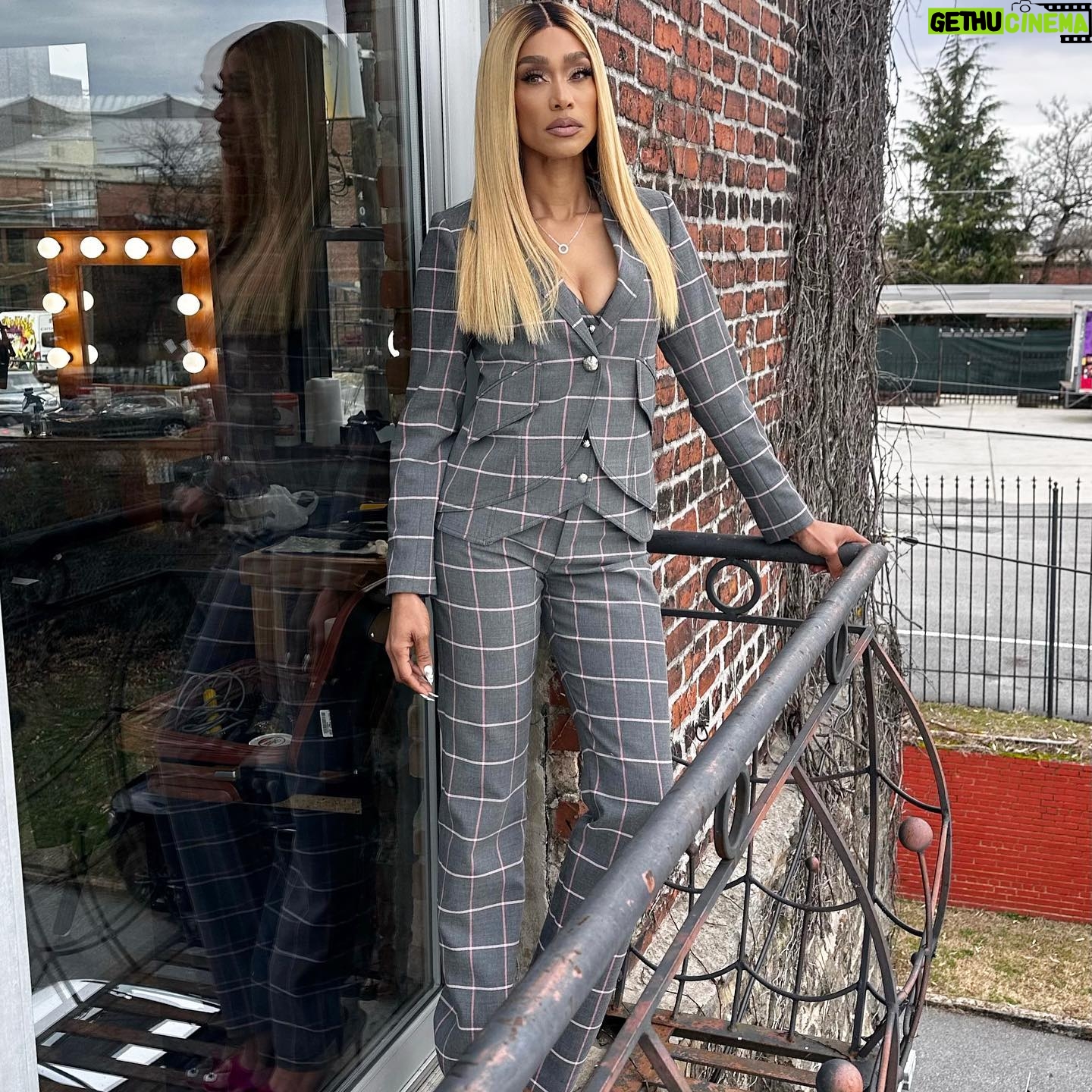 Tami Roman - 4.9K Likes - Use every gift God gave you 💛
1 Peter 4:10