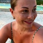 Vanessa Incontrada Instagram - Noo, dai il segno del costume! 😂😂😂🤪 

@sportingvacanze #maldives #maldive