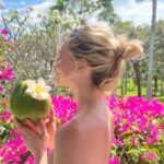 Poppy Delevingne Instagram - A lil slice of heaven 🌺