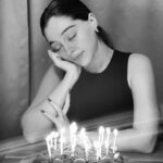 Cemre Baysel Instagram - 5Şubat..
Hoşça kal 23. Çok güzeldin. Artık vedadır:) Yaşattığın, kattığın her şey için minnettarım. Yolumdaki tüm güzellikler, gelip , gidenler, kalanlar.. iyi ki var oldunuz.. 
vee 24 :) her şeyinle kabulüm. Her An’ı yaşamaya hazırım. Hadi.. 🌹